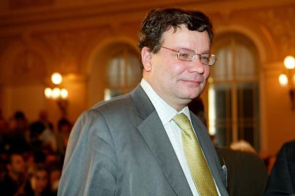Vondra je překvapen Sarkozyho &quot;ne&quot; novým základnám v Evropě. 