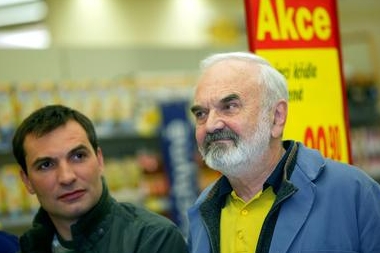 Natáčení filmu Vratné lahve,  Jiří Macháček a Zdeněk Svěrák 