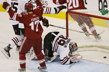 Radim Vrbata z Phoenixu dal ve čtvrtečním utkání NHL tři góly.