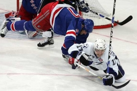 Radiim Vrbata (ve světl&eacute;m)m&iacute;ř&iacute; do česk&eacute; extraligy. Ale kam?