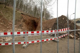 První muž zraněním na místě podlehl, druhý byl převezen do nemocnice.