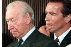 Kurt Waldheim s Arnoldem Schwarzeneggerem.
