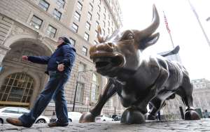 Finančníky z Wall Street šetří FBI kvůli účetním podvodům.