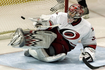 Brankář Cam Ward