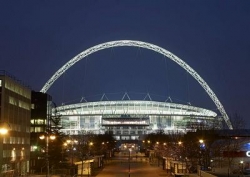 Nov&yacute; Wembley Stadium v Lond&yacute;ně letos uv&iacute;tal prvn&iacute; n&aacute;v&scaron;těvn&iacute;ky.