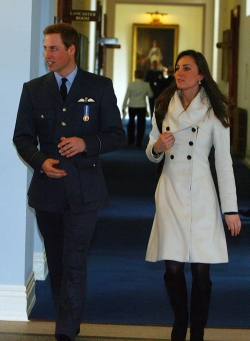 Princ William s př&iacute;telkyn&iacute; Kate Middletonovou.