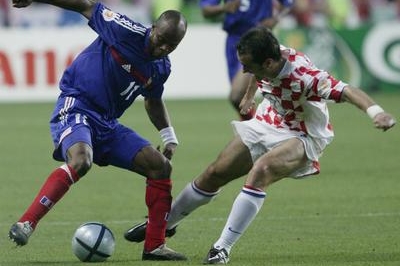 Francouzský fotbalista Sylvaina Wiltorda pyká za rychlou jízdu.