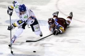 Kladensk&yacute; Proch&aacute;zka a V&yacute;born&yacute; ze Sparty v utk&aacute;n&iacute; 33. kola extraligy.