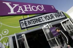 Microsoft chce zhltnout Yahoo, aby konkuroval firmě Google.