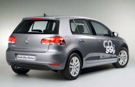 Označení BlueMotion se na zádích nových golfů objeví až v polovině roku 2009.