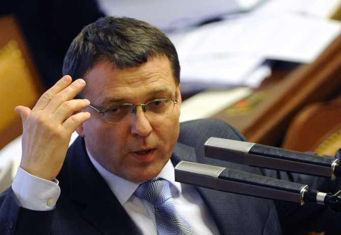 Opozice blokovala jednání sněmovny. Na snímku Lubomír Zaorálek z ČSSD.