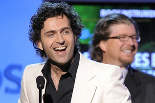 Syn slavného otce Dweezil Zappa. Syn slavného otce Dweezil Zappa.