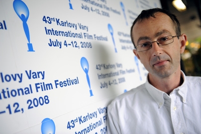 Režisér Karamazových Petr Zelenka před tiskovou konferencí ve Varech. Režisér Karamazových Petr Zelenka před tiskovou konferencí ve Varech.