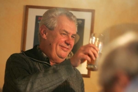 Do Aliance nás pomalými krůčky dovedl za ruku Miloš Zeman.