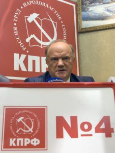 Vůdce komunistů Genadij Zjuganov