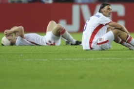 Zklamaný Jan Polák a Marek Jankulovski (vpravo)