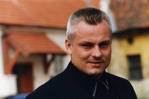 Olympijský vítěz z Barcelony Robert Změlík v červnu vyzve Šebrleho. Olympijský vítěz z Barcelony Robert Změlík v červnu vyzve Šebrleho.