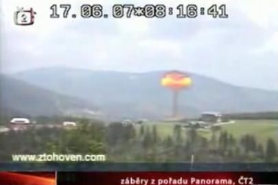 Fingovaný atomový výbuch.